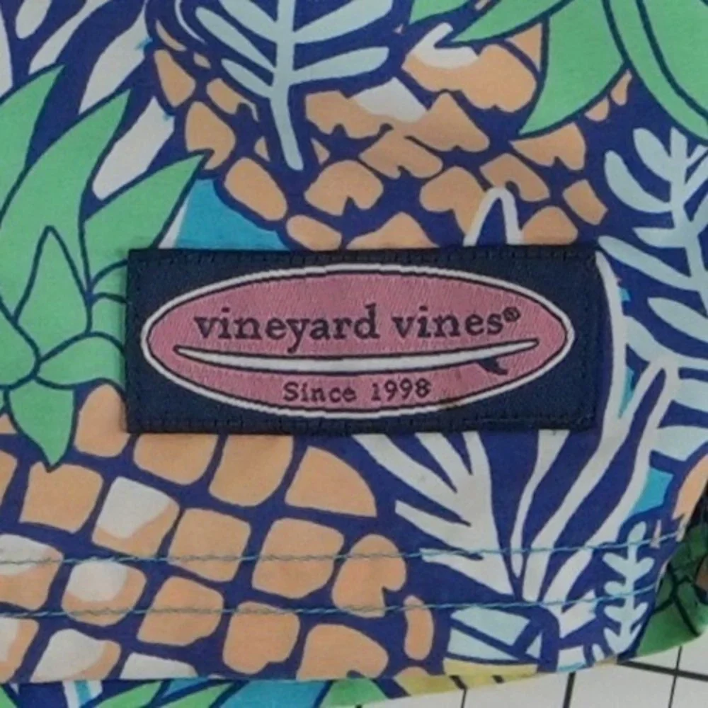 Vineyard Vines Swim Trunks Men's Size XS Multicolor Pineapple Tropical